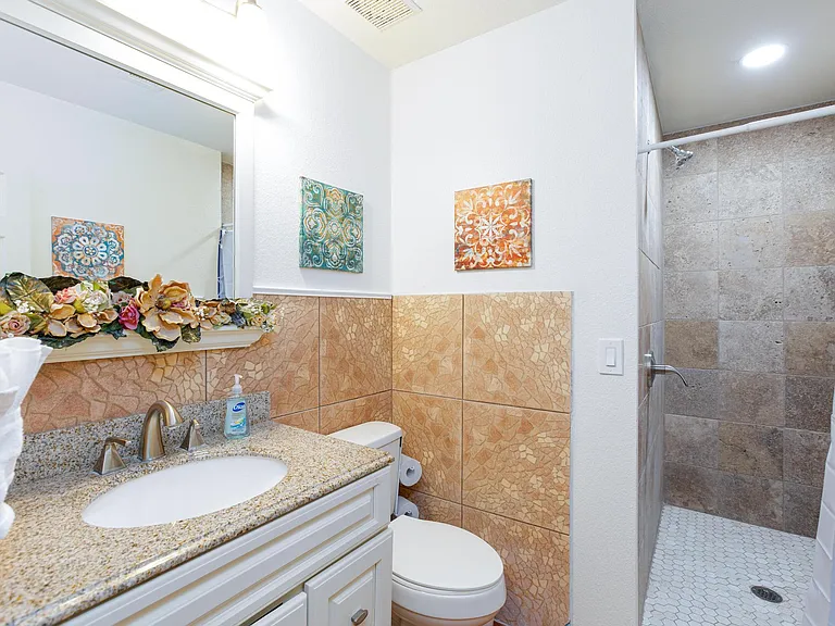 Casa Verde Dr — Photo 5