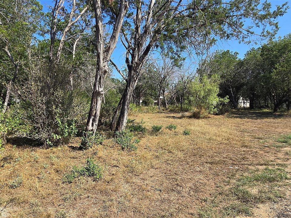 2nd image of 625 Dogwood Ln