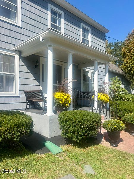 3rd image of 1415 Baker Avenue