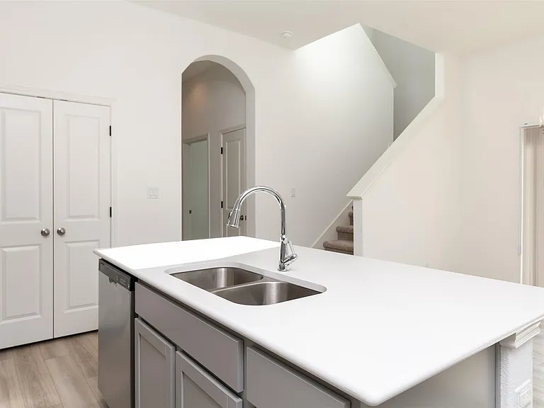 5303 Bruno St — Photo 13