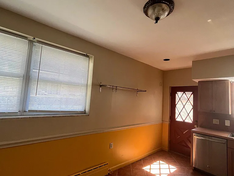 2109 S 15th St #1F — Photo 9