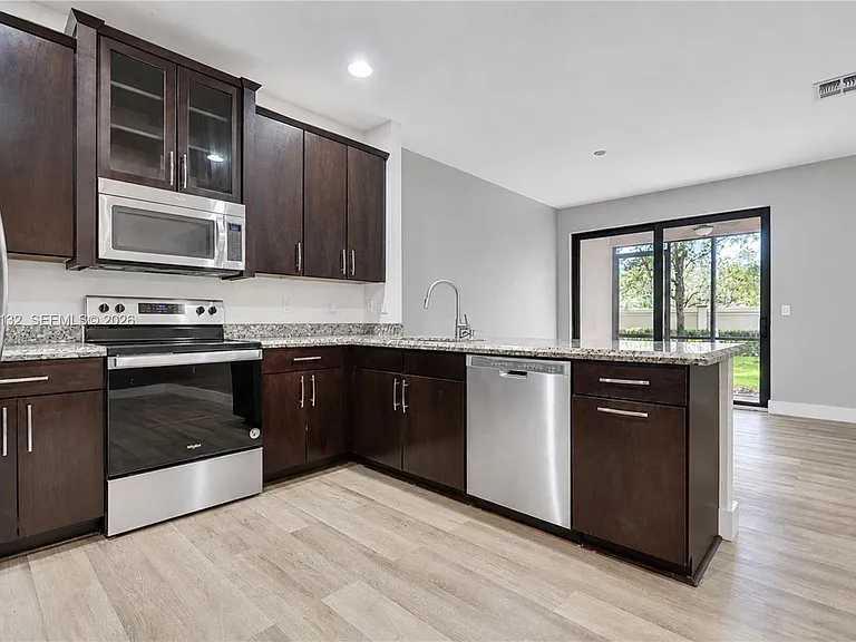 13005 Riverwalk Cir N — Photo 9