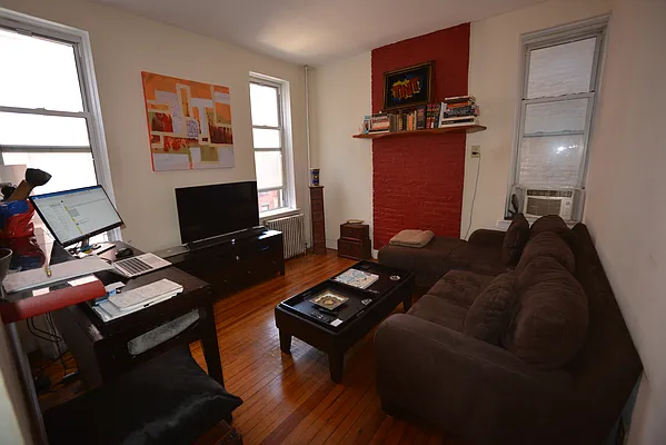 Rented by Voro, LLC | media 67