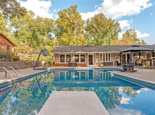 4008 Hartsoe Rd, Winston Salem, NC 27107