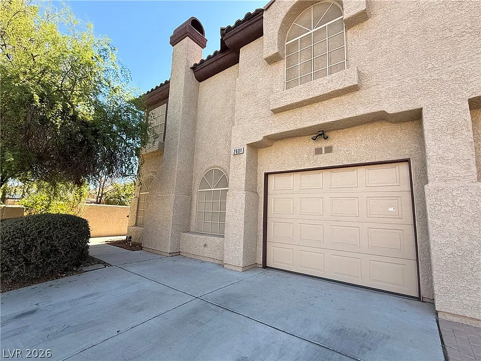 2601 Country Maple Ave