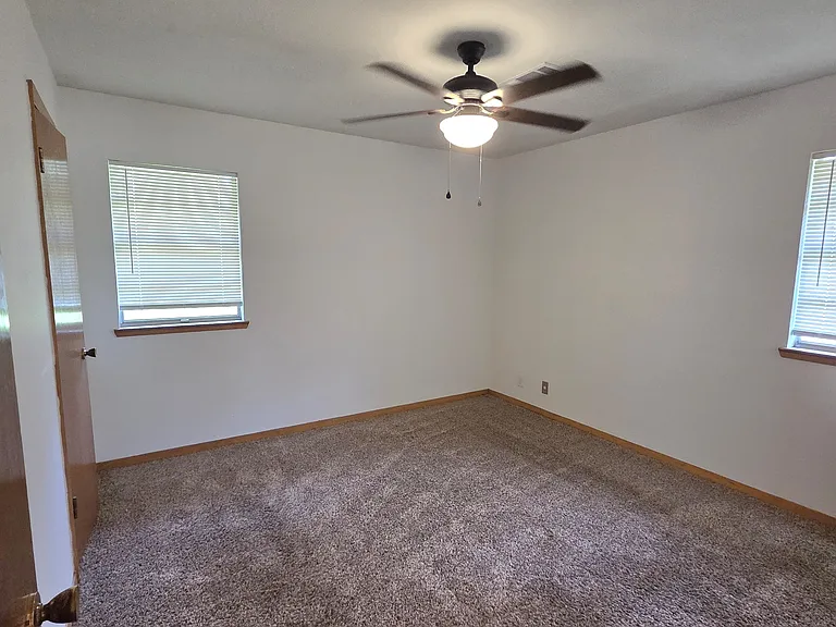 1619 Avenue G — Photo 13