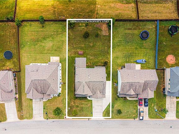 2nd image of 1991 Felicity Ln