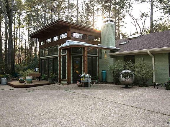 2nd image of 1516 Hideaway Ln W