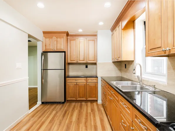 770 Ocean Parkway image 12 of 26