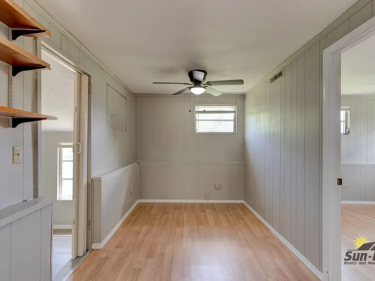 907 Hamilton St — Photo 8