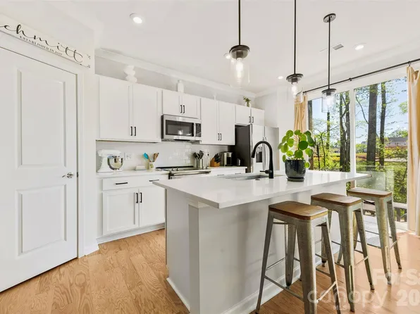 5320 Somerset Hill Ln, Charlotte, NC 28269