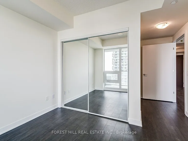 2221 Yonge St #5210 — Photo 21