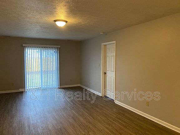 3rd image of 4042 Waterfield Dr