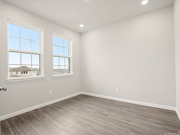 3rd image of 7731 Jacksboro Drive