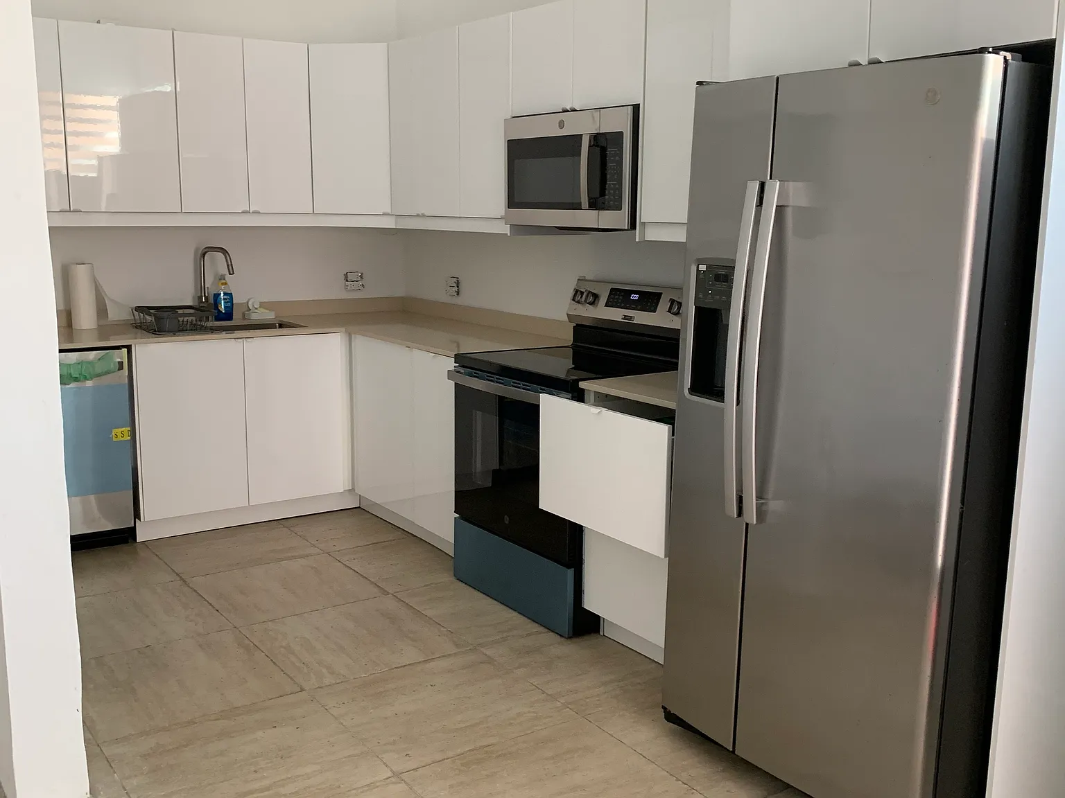 4 bed, $3,300 — Photo 3