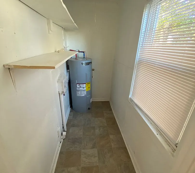 2814 Fleming Dr