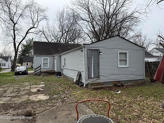 2nd image of 1721 Model Rd