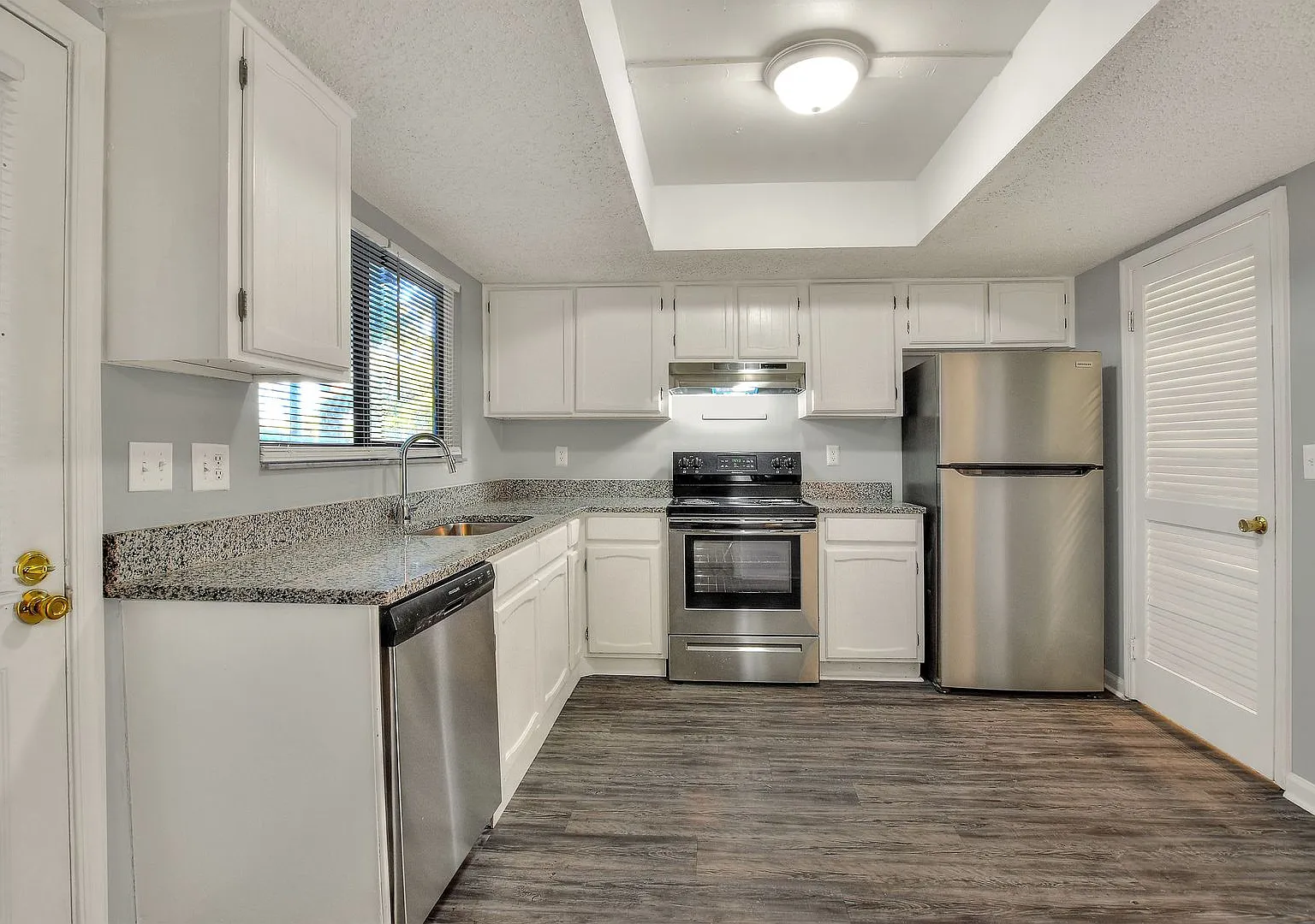 Two-Bedroom Townhouse with Views of County Park — Photo 3