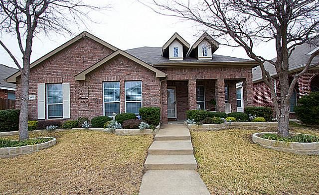 1st image of 1615 Bur Oak Dr