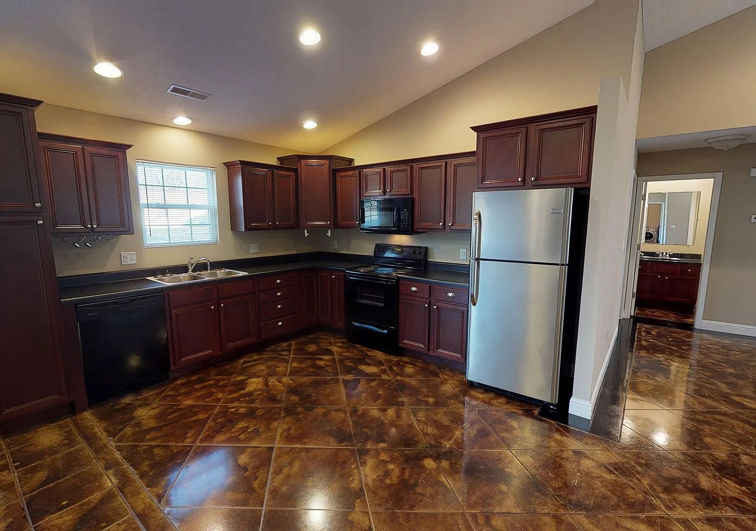 Easterly Luxury — Photo 4