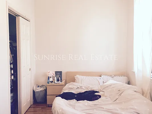Rented by Sunrise Real Estate | media 31