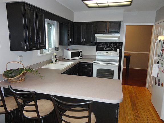 3rd image of 12196 Riverbend Dr