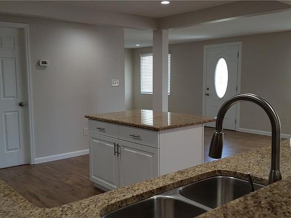 5th image of 3332 Hoover Dr
