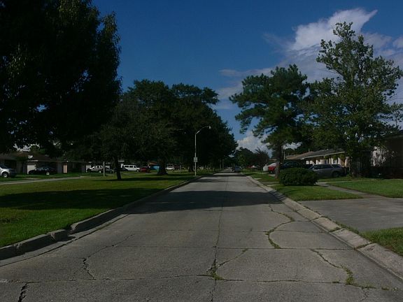 4th image of 3804 W Loyola Dr
