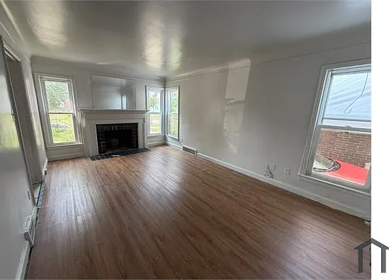 3 bed, $1,375 — Photo 2