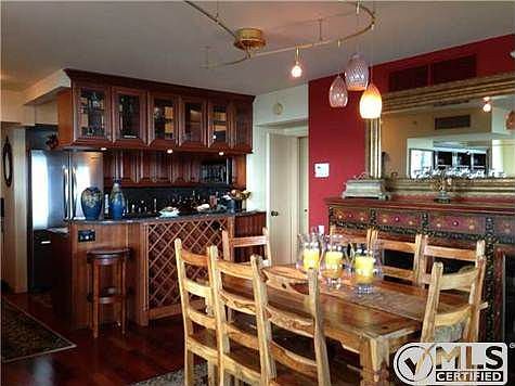 4th image of 500 W Harbor Dr Unit 802