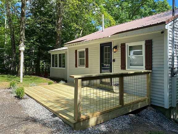 3rd image of 228 Wadleigh Pond Rd