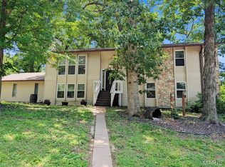 41 Oak Forest Dr, Saint Charles, MO 63303