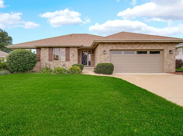 218 Summerhill Dr, Dyer, IN 46311