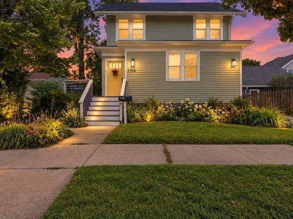 1104 W Washington St, Champaign, IL 61821