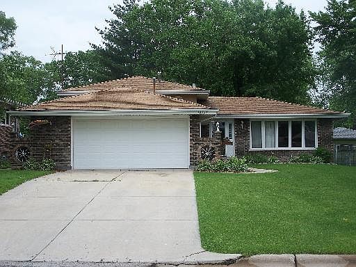 1st image of 15537 S Laramie Ave