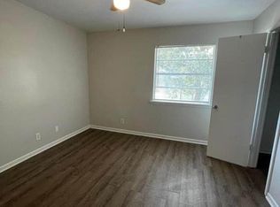 131 Regency Ave APT A, Victoria, TX 77904