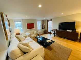 17 State St #2, Bristol, RI 02809