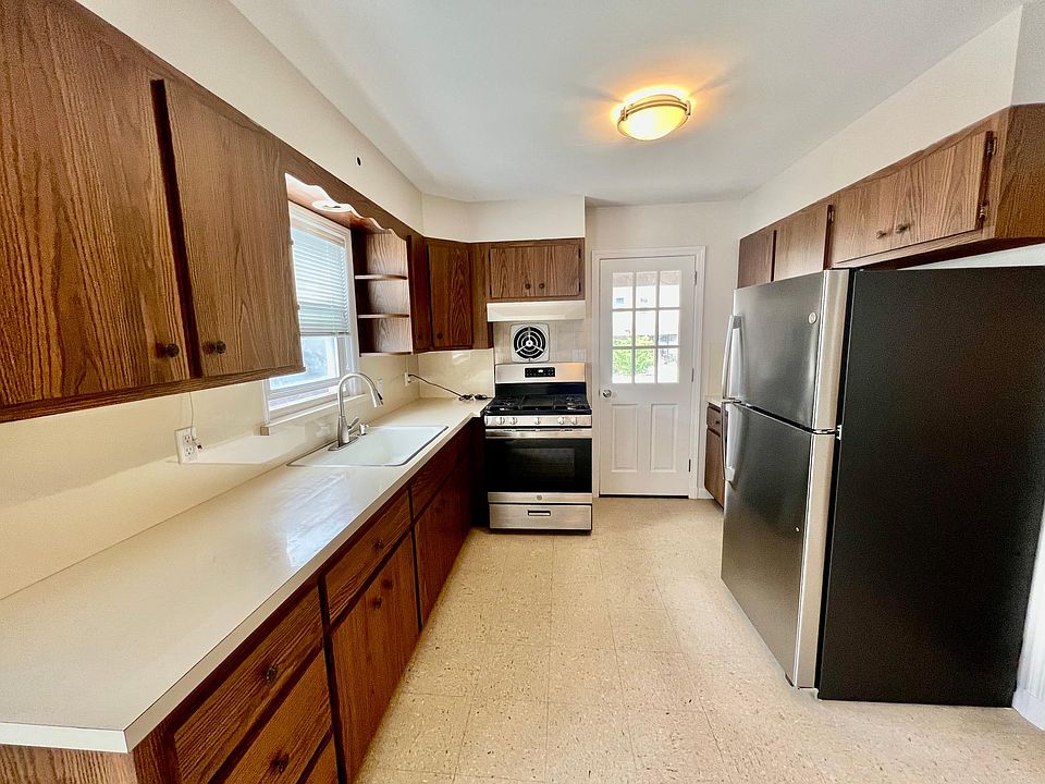 1st image of 61 Douglas Ave Floor 2