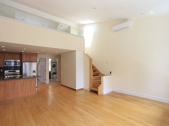 5th image of 44 Carmine St APT 4