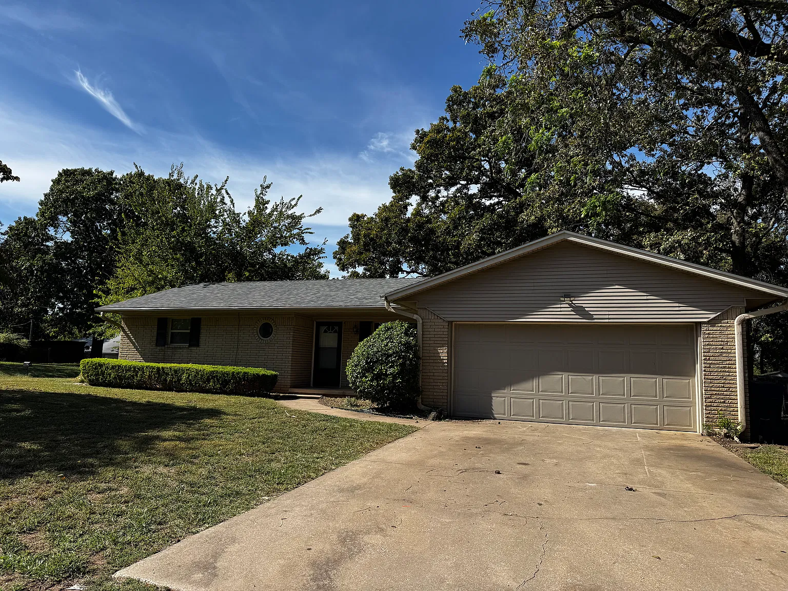 2 bed, 900 sqft, $1,350 — Photo 2
