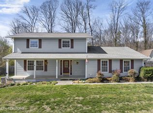 1230 Live Oak Cir, Knoxville, TN 37932