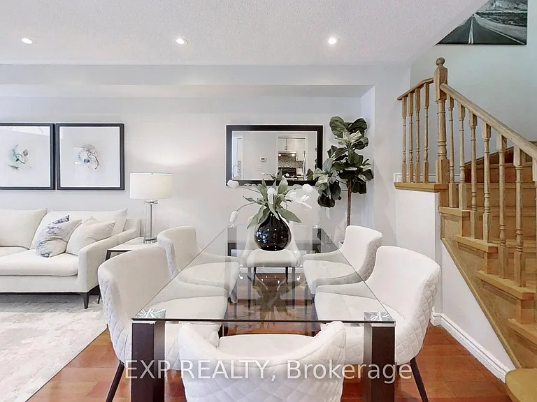 8 Hacienda Dr — Photo 5