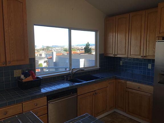 2nd image of 822 Hawthorne Pl