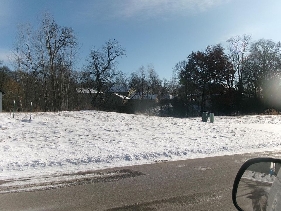 2nd image of 19487 Carson Ct NW
