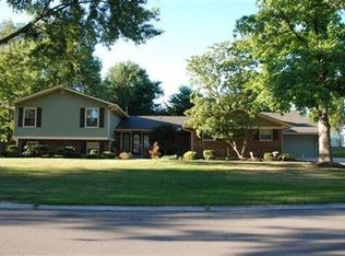 1410 Black Oak Dr, Dayton, OH 45459