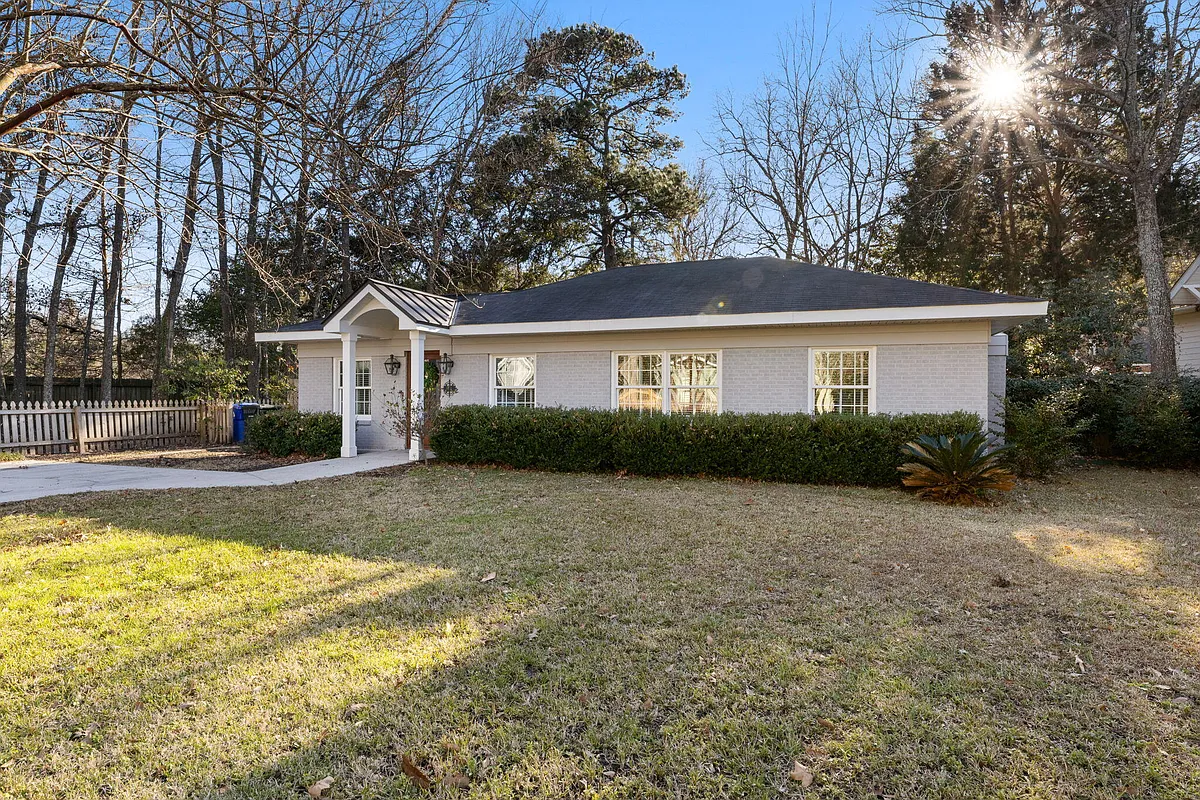 Building Photo - 33 Rahn Rd