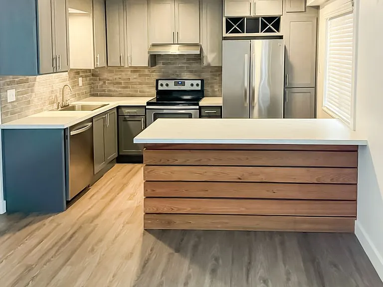 J3 Apartments — Photo 4