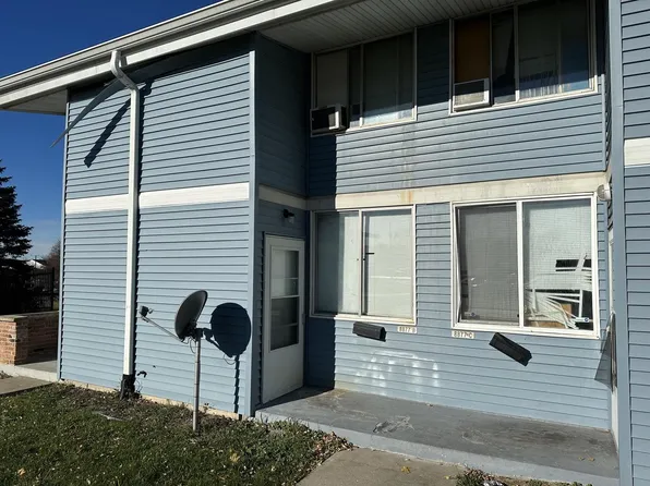 8877 North Swan ROAD #B, Milwaukee, WI 53224