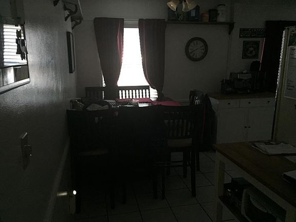 Entry to Kitchen