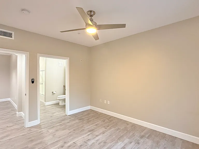 9263 Regents Rd #B105 — Photo 10